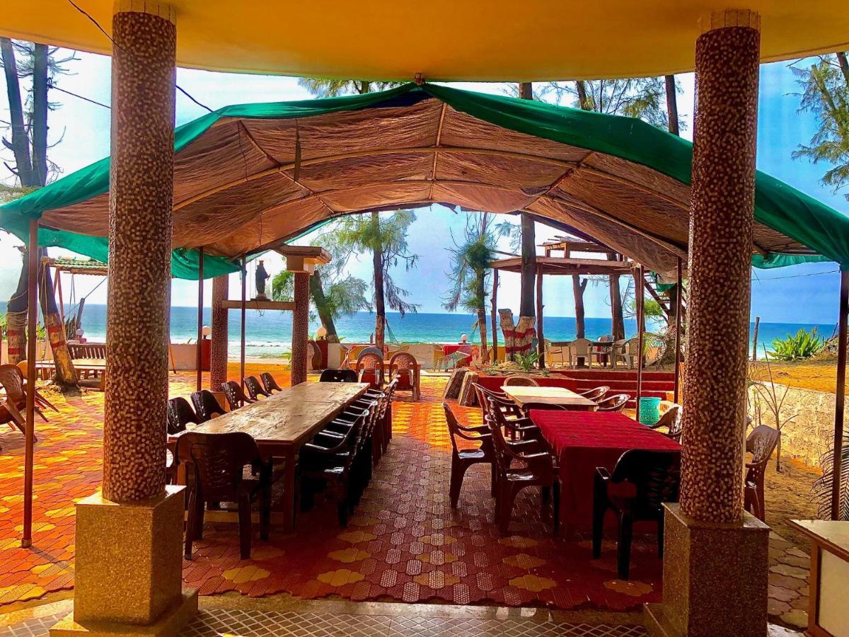 Sam & San Beach Resort Vengurla Экстерьер фото
