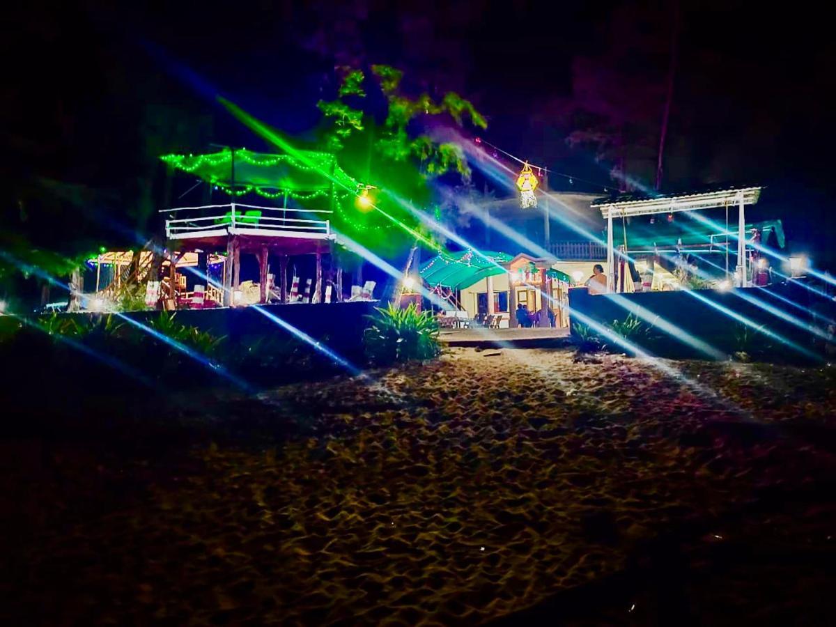 Sam & San Beach Resort Vengurla Экстерьер фото